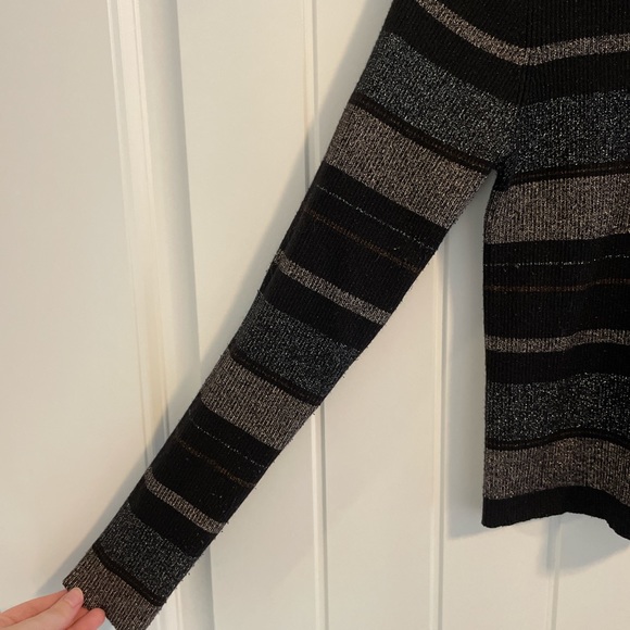 House of Harlow 1960 Fitted Striped Mock Neck Sweater - Picture 4 of 7